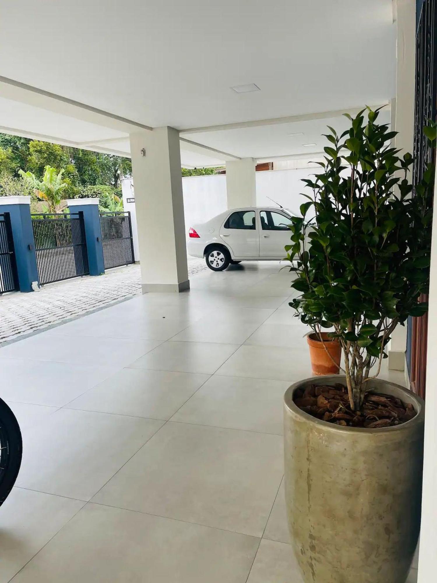 Residencial Vila Das Canoas Бомбиньяс Экстерьер фото